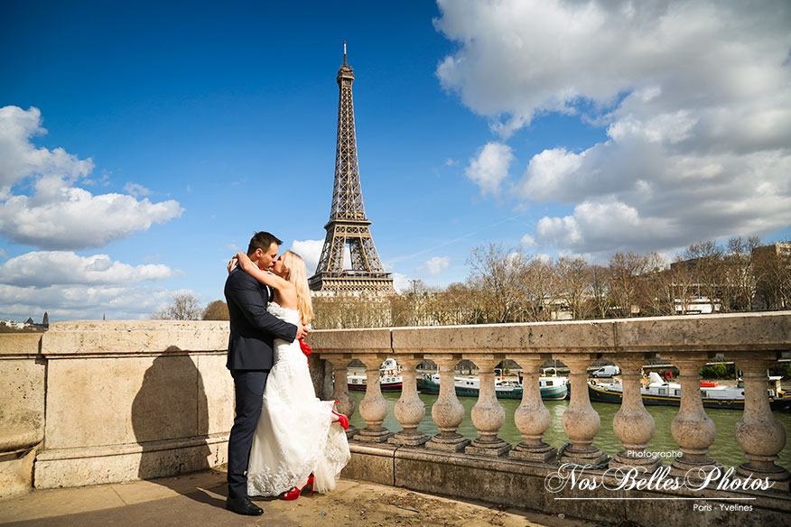 Photographe shooting photo couple mariage Paris