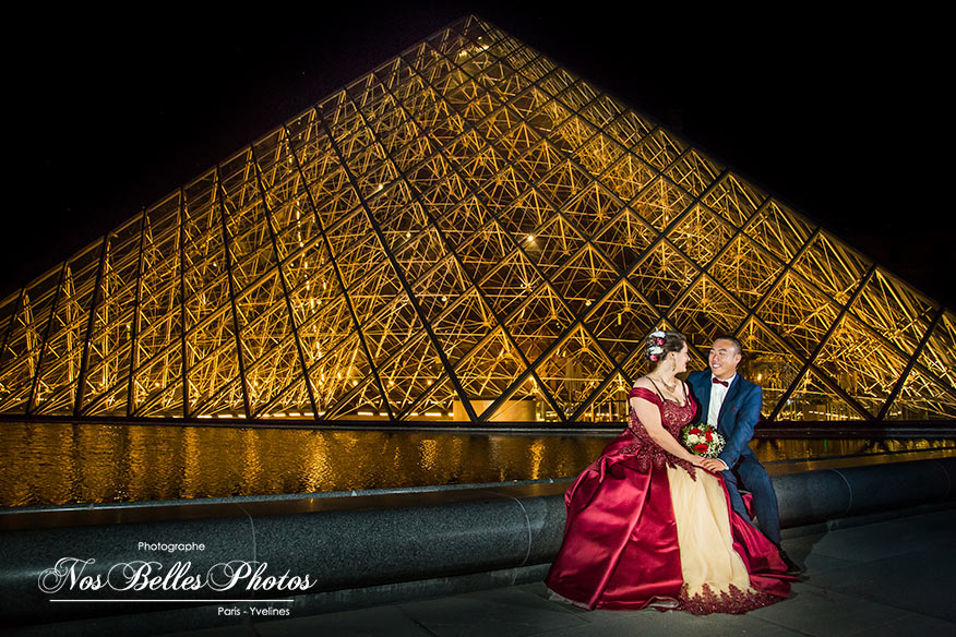 Shooting photo engagement Paris by Night